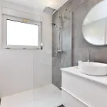 Confort, Lumineux, Proche Centre Apartmán *